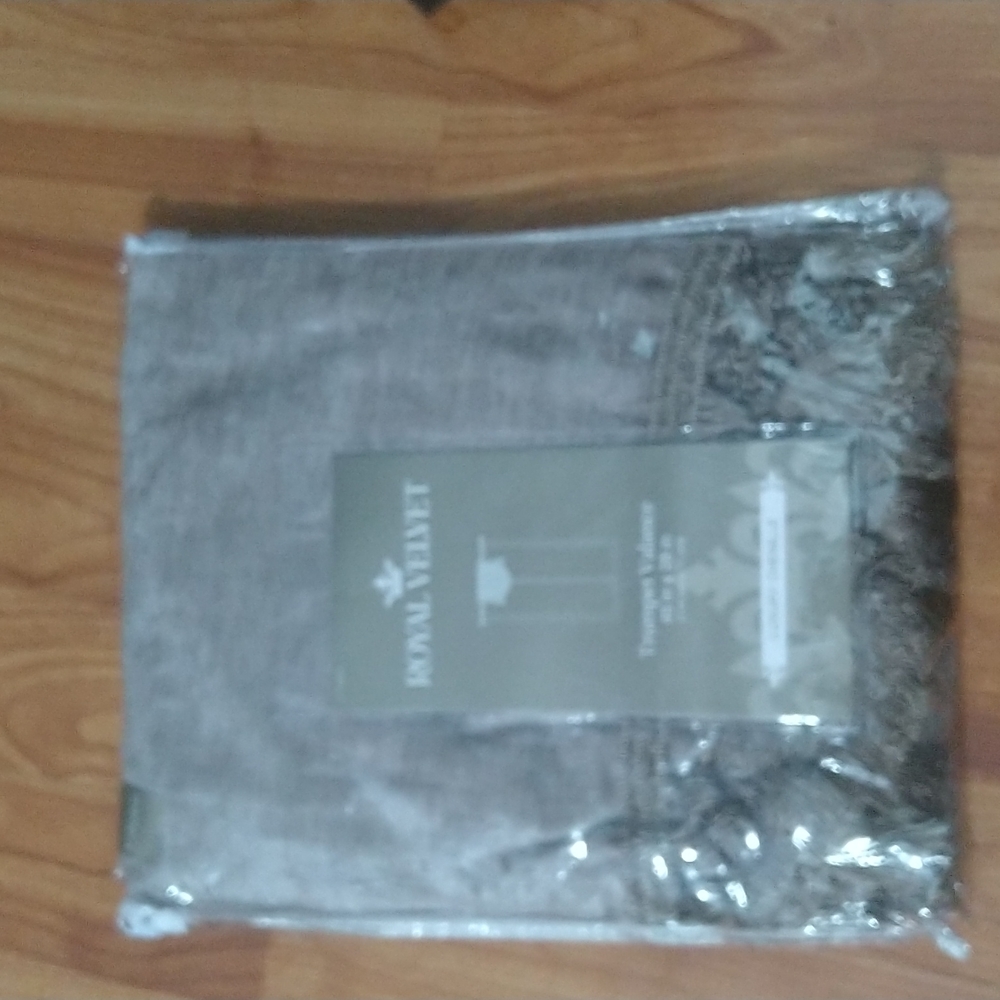 Royal Velvet Trumpet Valance Dark Mocha